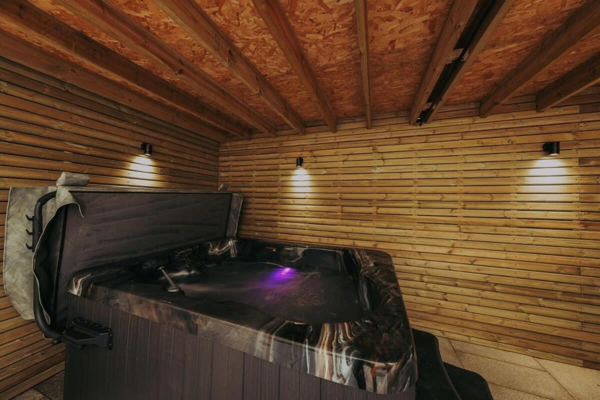Clifton 32 - Garden Flat With Hot Tub - Hopewell Apartment บริสตอล ภายนอก รูปภาพ